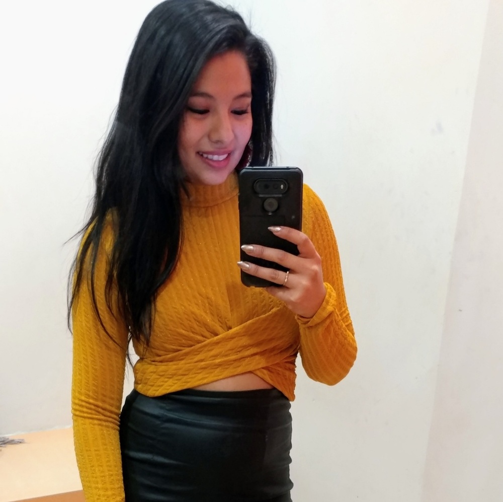 Meet your Posher, Yesenia